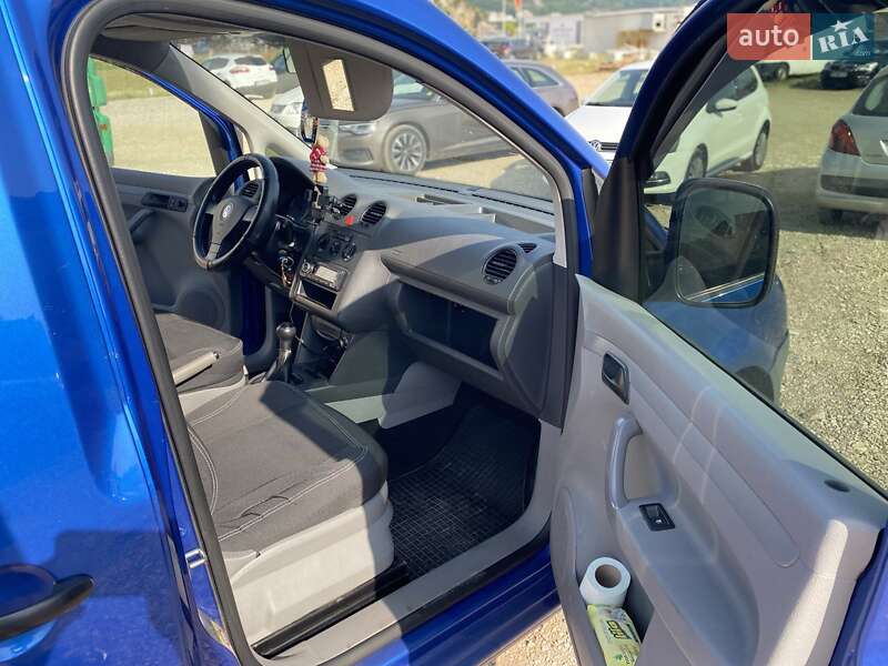 Мінівен Volkswagen Caddy 2010 в Дніпрі