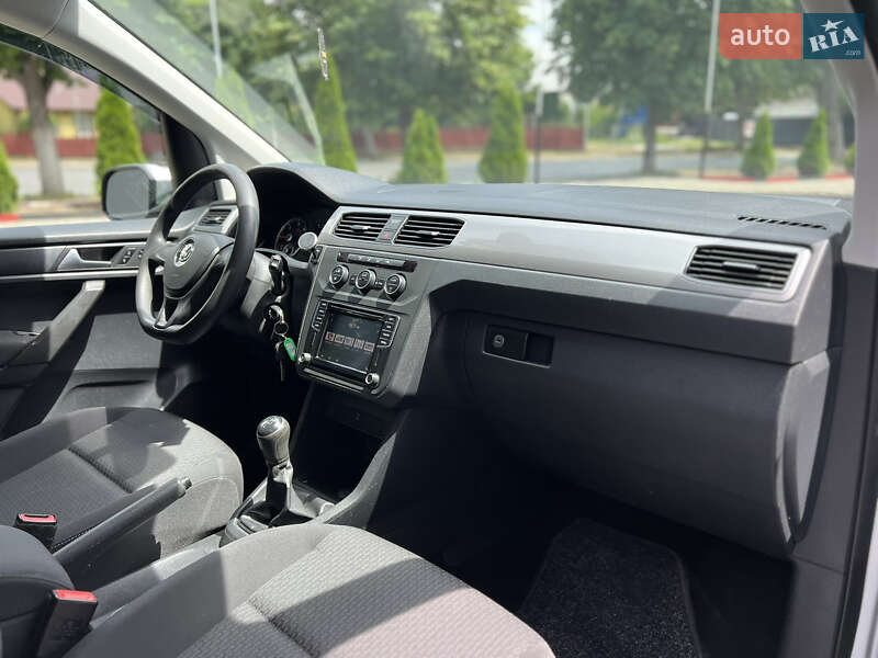 Минивэн Volkswagen Caddy 2017 в Черновцах
