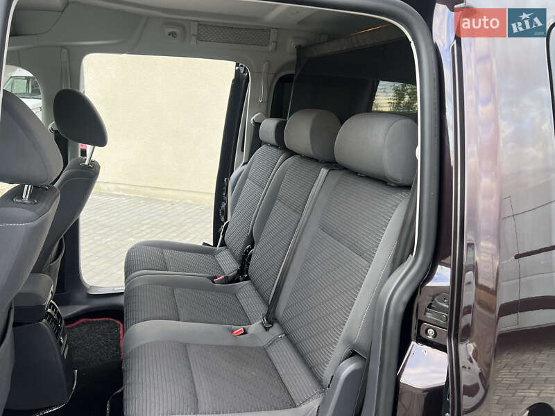 Минивэн Volkswagen Caddy 2010 в Львове