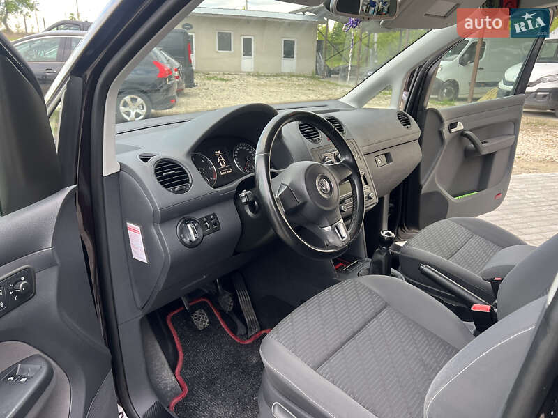 Минивэн Volkswagen Caddy 2010 в Львове