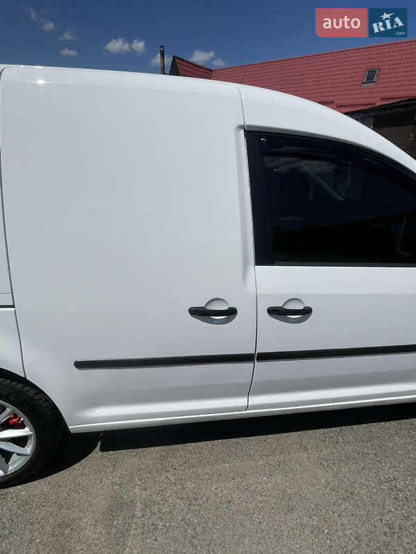 Грузовой фургон Volkswagen Caddy 2013 в Киеве