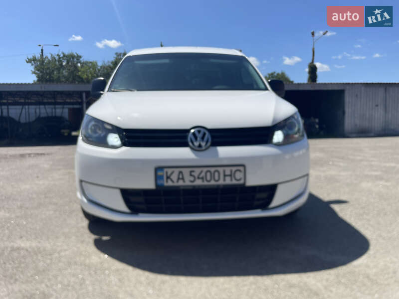 Грузовой фургон Volkswagen Caddy 2013 в Киеве