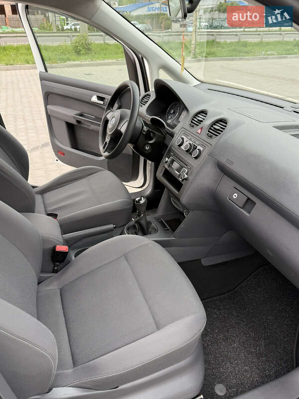 Минивэн Volkswagen Caddy 2015 в Луцке
