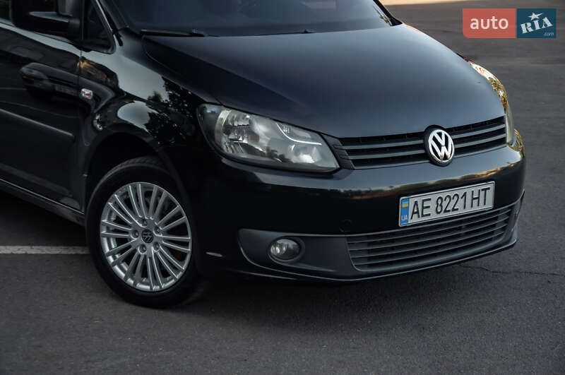 Грузовой фургон Volkswagen Caddy 2011 в Каменском