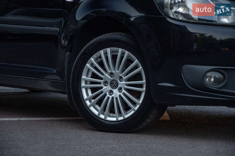 Грузовой фургон Volkswagen Caddy 2011 в Каменском