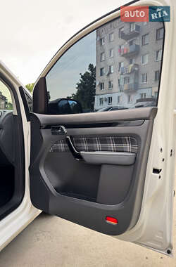 Вантажний фургон Volkswagen Caddy 2011 в 