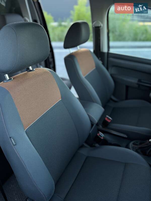 Минивэн Volkswagen Caddy 2013 в Самборе