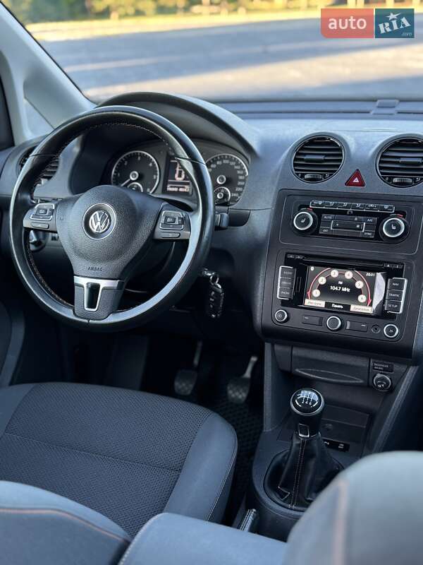 Минивэн Volkswagen Caddy 2013 в Самборе