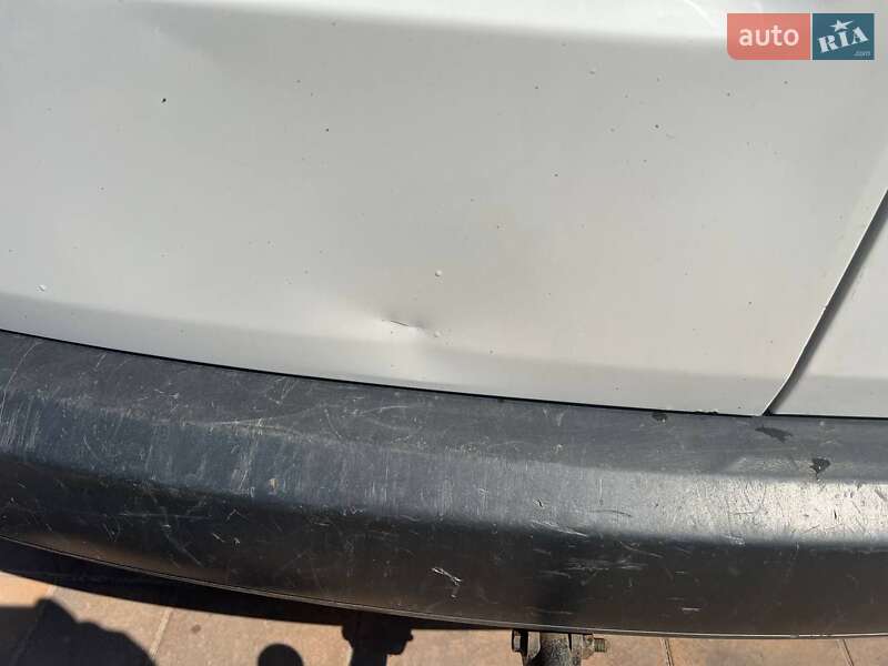 Грузовой фургон Volkswagen Caddy 2012 в Любешове