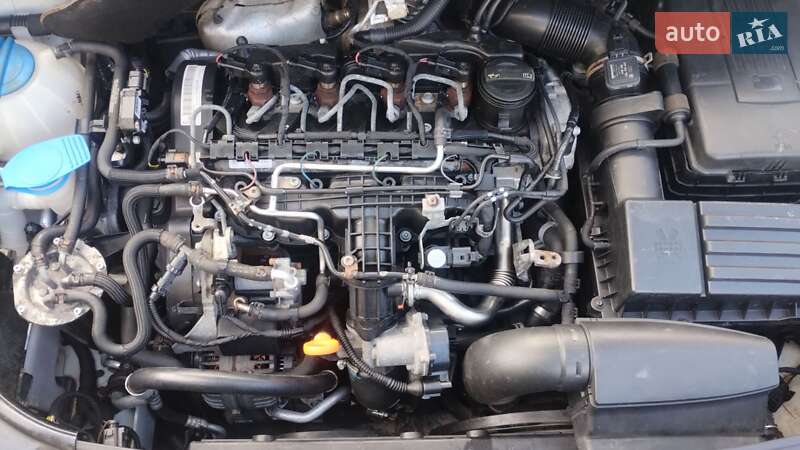 Грузовой фургон Volkswagen Caddy 2012 в Любешове