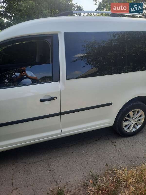 Минивэн Volkswagen Caddy 2011 в Ватутино
