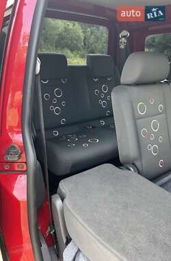 Минивэн Volkswagen Caddy 2011 в 