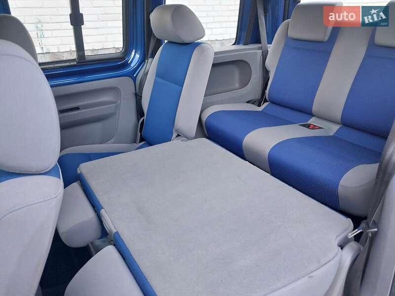 Минивэн Volkswagen Caddy 2009 в Ходорове