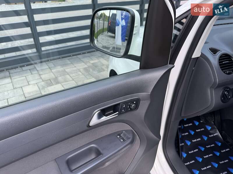 Минивэн Volkswagen Caddy 2014 в Ровно