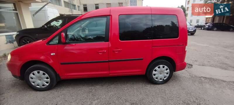 Минивэн Volkswagen Caddy 2008 в Новоселице