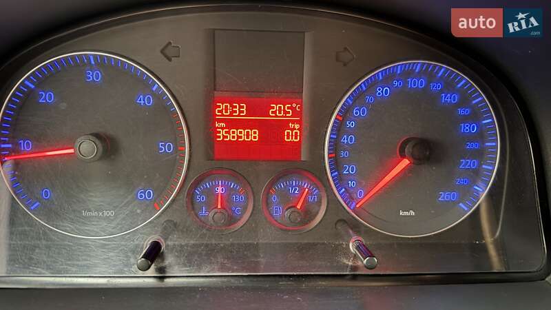 Минивэн Volkswagen Caddy 2010 в Киеве