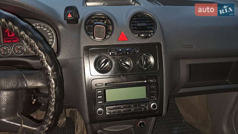 Минивэн Volkswagen Caddy 2005 в Коростене