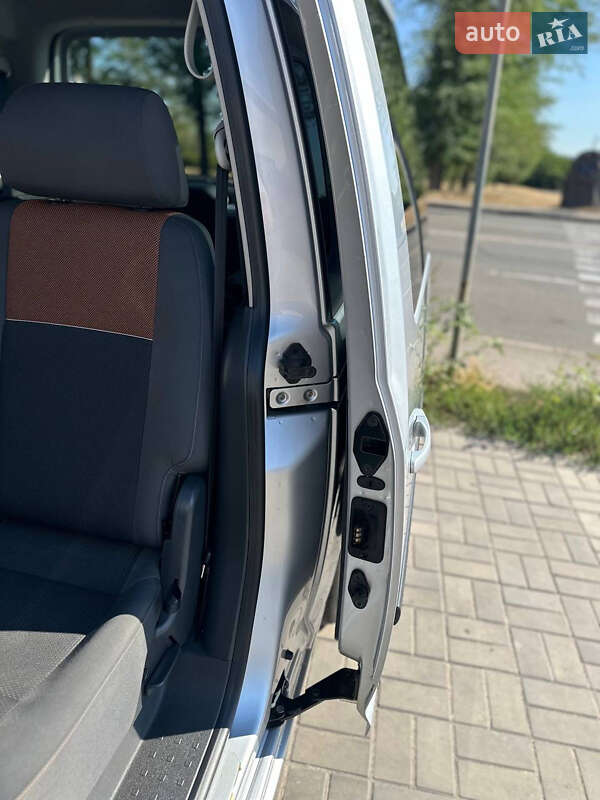 Мінівен Volkswagen Caddy 2013 в Кривому Розі
