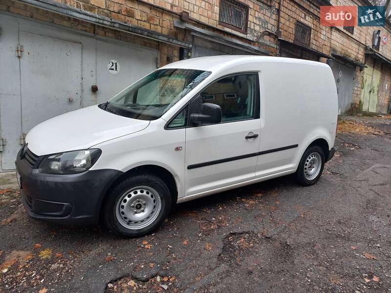 Грузовой фургон Volkswagen Caddy 2013 в Киеве