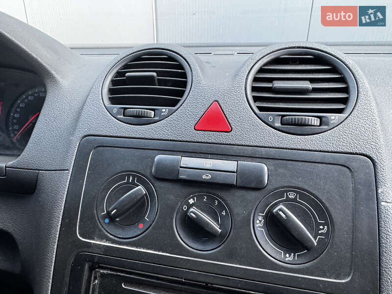 Грузовой фургон Volkswagen Caddy 2006 в Киеве