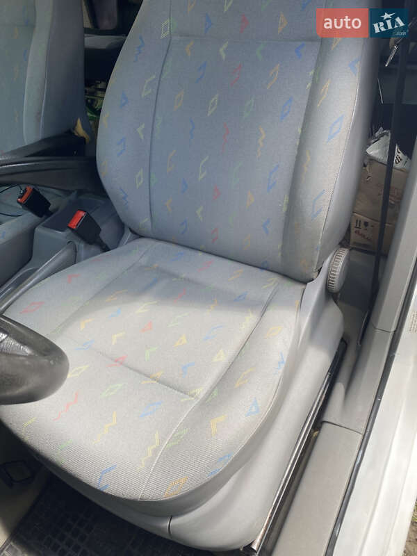 Мінівен Volkswagen Caddy 2005 в Пустомитах