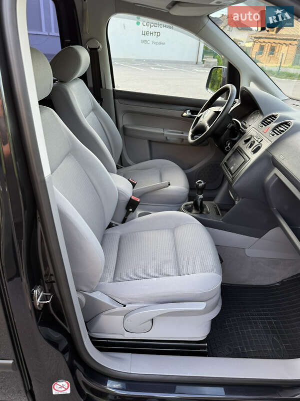 Минивэн Volkswagen Caddy 2004 в Самборе