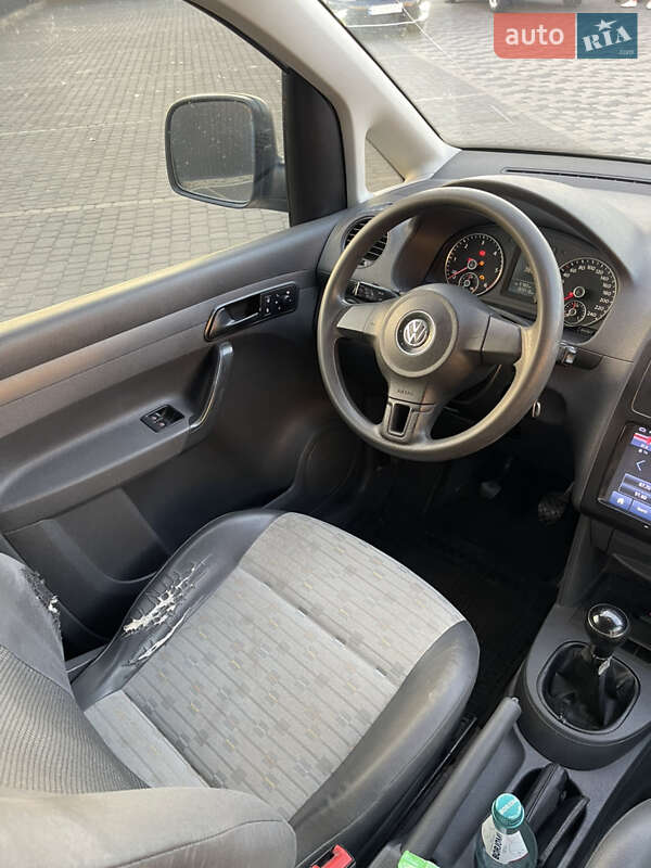 Грузопассажирский фургон Volkswagen Caddy 2011 в Мукачево