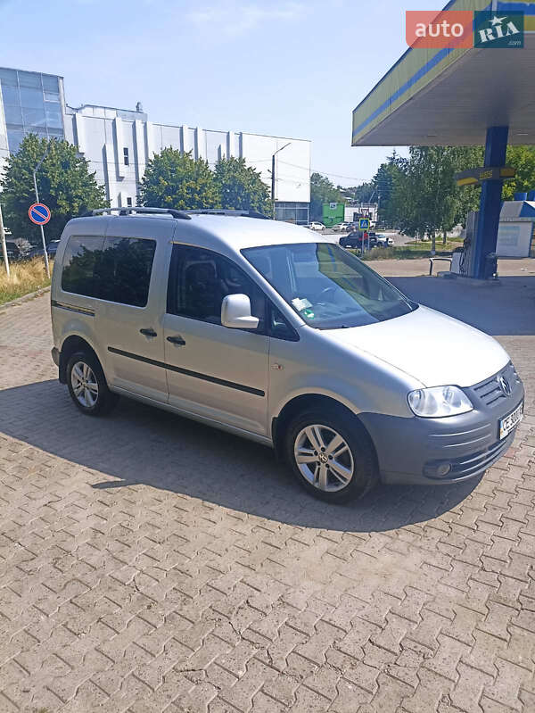 Мінівен Volkswagen Caddy 2010 в Чернівцях