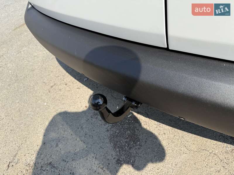 Грузовой фургон Volkswagen Caddy 2012 в Днепре