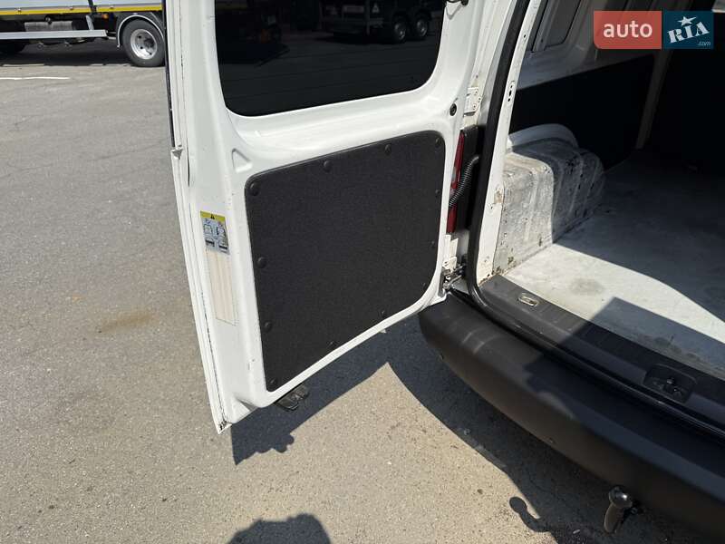 Грузовой фургон Volkswagen Caddy 2012 в Днепре