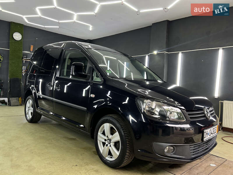 Минивэн Volkswagen Caddy 2011 в Львове