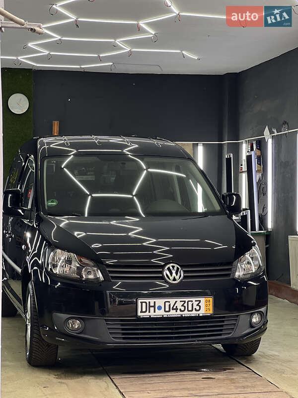 Минивэн Volkswagen Caddy 2011 в Львове
