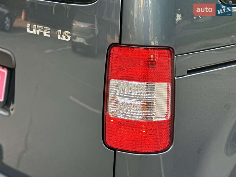 Минивэн Volkswagen Caddy 2009 в Виннице