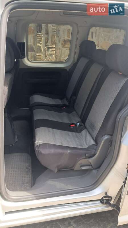 Минивэн Volkswagen Caddy 2010 в Черновцах