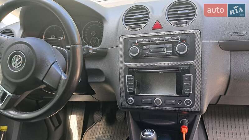 Минивэн Volkswagen Caddy 2010 в Черновцах