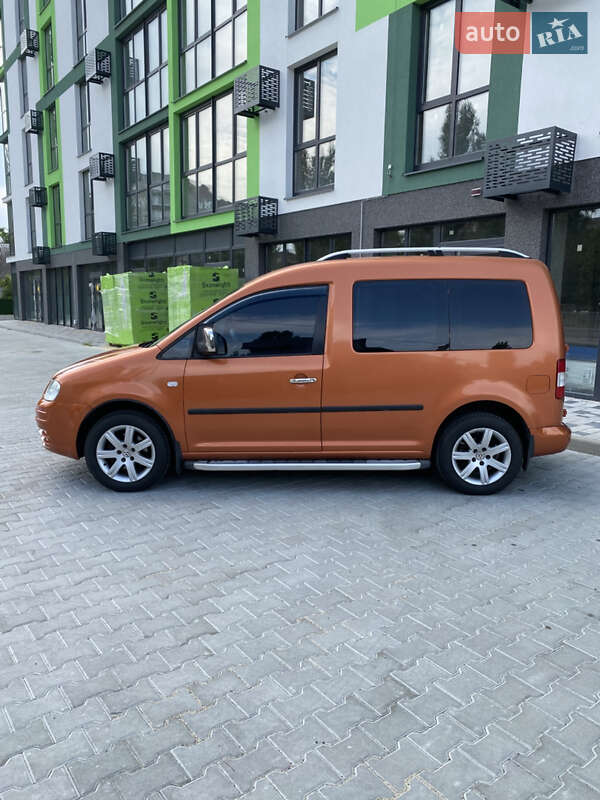 Минивэн Volkswagen Caddy 2008 в Вараше