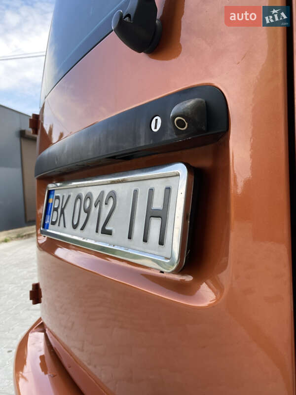 Минивэн Volkswagen Caddy 2008 в Вараше