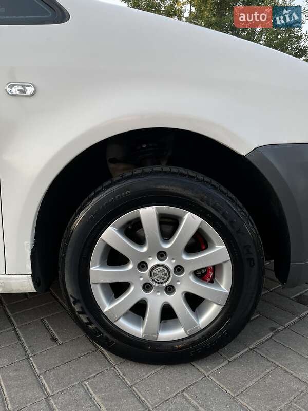 Мінівен Volkswagen Caddy 2006 в Нововолинську