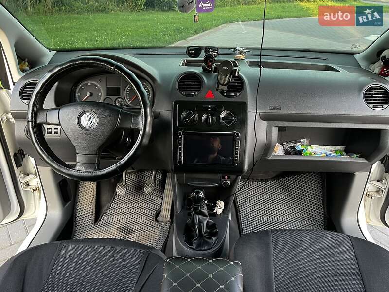 Мінівен Volkswagen Caddy 2006 в Нововолинську
