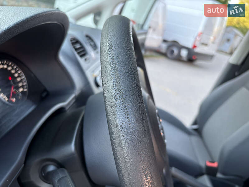 Минивэн Volkswagen Caddy 2015 в Днепре