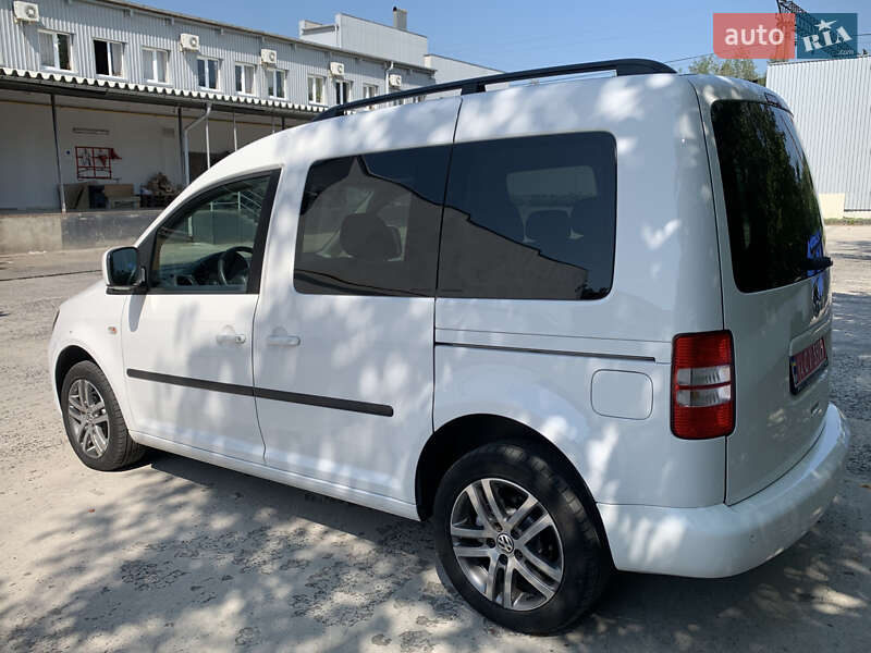 Минивэн Volkswagen Caddy 2014 в Сваляве