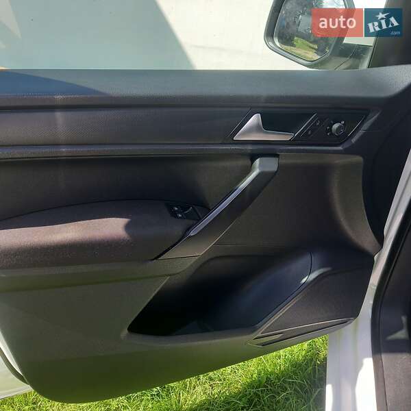 Мінівен Volkswagen Caddy 2015 в Камені-Каширському