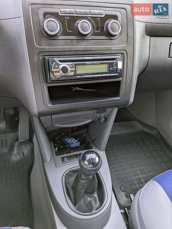 Минивэн Volkswagen Caddy 2011 в Косове