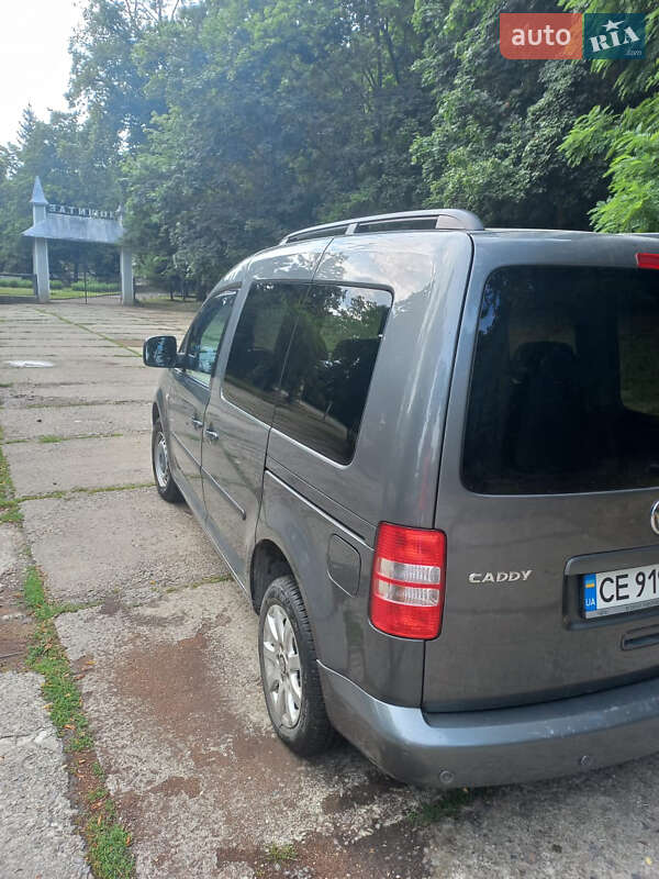 Мінівен Volkswagen Caddy 2010 в Чернівцях