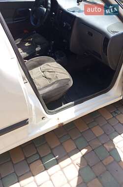 Грузовой фургон Volkswagen Caddy 2003 в 
