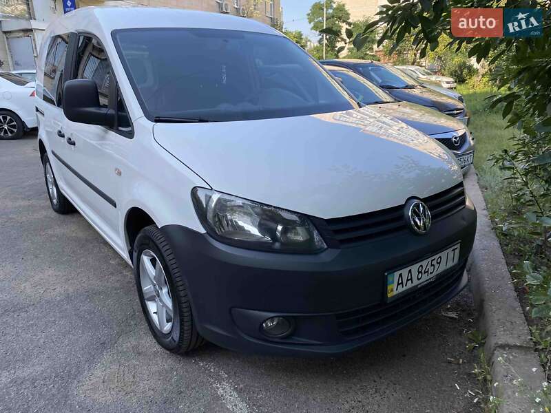 Грузовой фургон Volkswagen Caddy 2015 в 