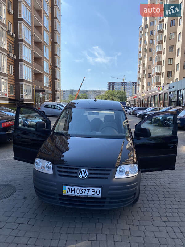 Минивэн Volkswagen Caddy 2010 в Житомире