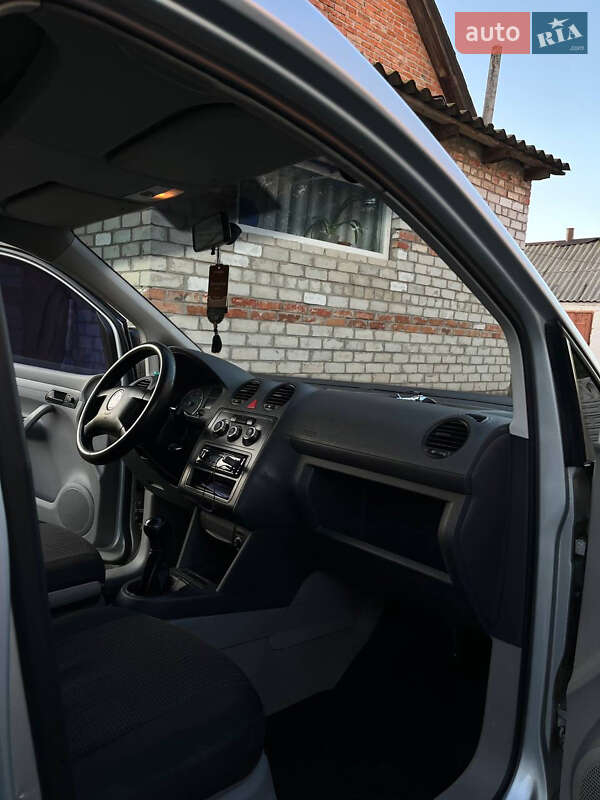 Минивэн Volkswagen Caddy 2005 в Богодухове