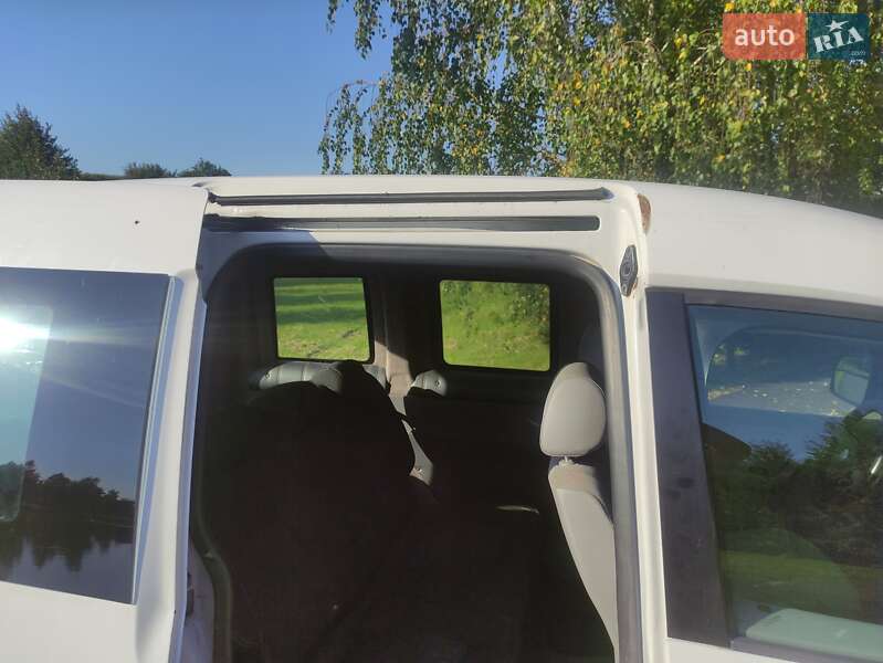 Минивэн Volkswagen Caddy 2009 в Ровно