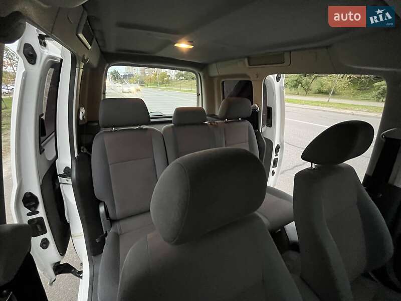 Минивэн Volkswagen Caddy 2013 в Киеве фото 17 Минивэн Volkswagen Caddy 2013 в Киеве